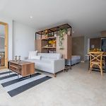 Moderno apartamento cerca a la playa el laguito
